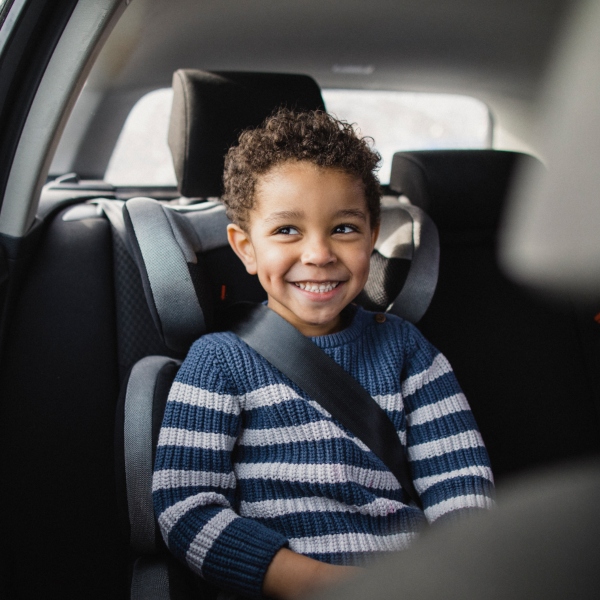 Precauciones para llevar a tu hijo en coche de forma segura