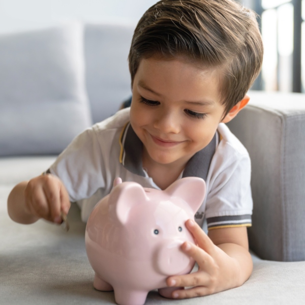 ¿Cómo enseñarles a los niños a ahorrar y cuidar el dinero?