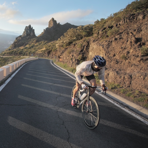¿Por qué es importante la preparación mental antes de una carrera de ciclismo?