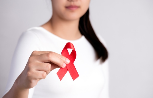 ¿Cómo se identifica y se trata el VIH?