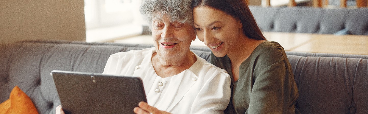 Posibilidades educativas para adultos mayores en plataformas digitales