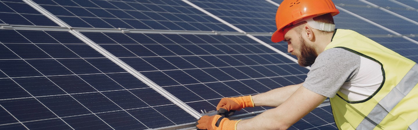Conoce los beneficios de implementar energía solar en tu empresa