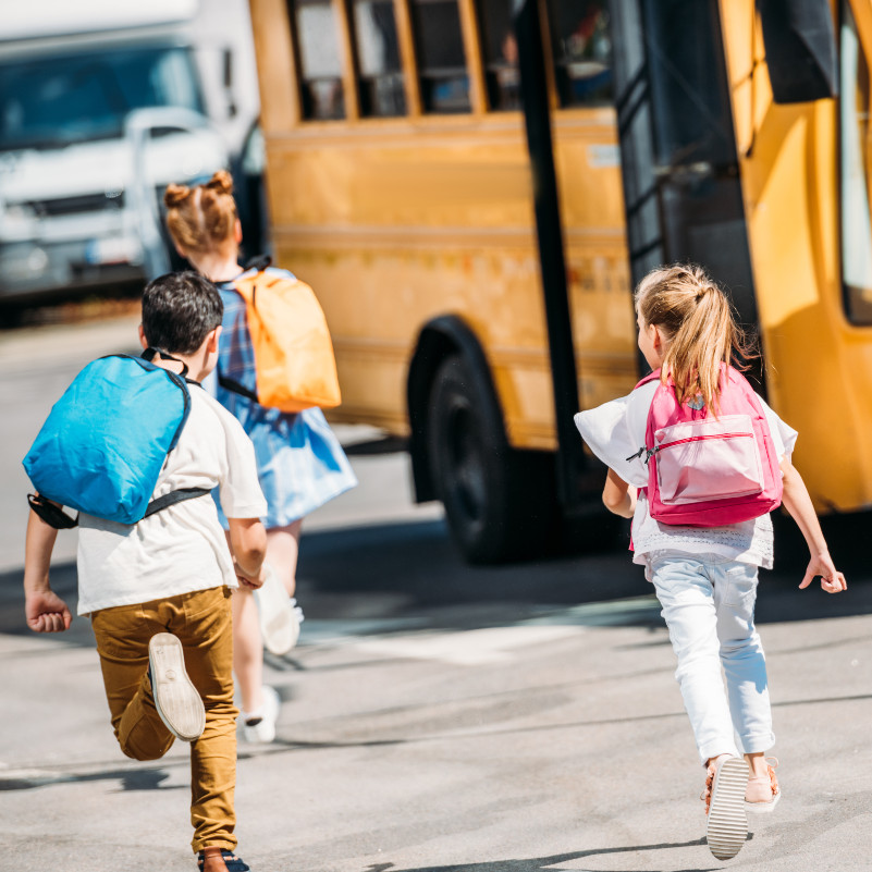 Recomendaciones para elegir el transporte escolar de tu hijo