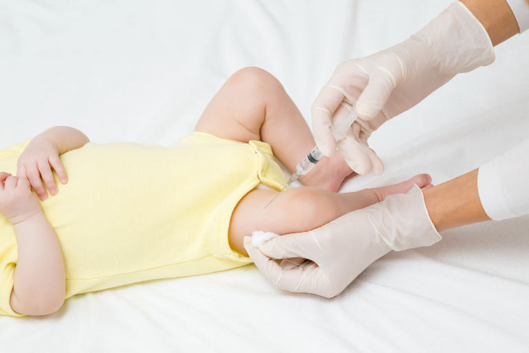 Vacunación a bebé